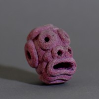http://www.arturmoser.de/files/gimgs/th-30_Power Figure, 2019, Amaranth, 4,5 x 3 x 3 cm.jpg